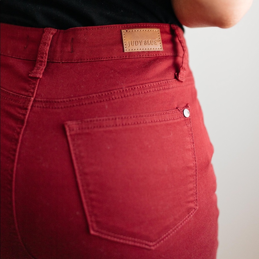 Judy Blue in Wine SIZE 3